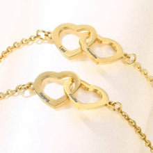 Lade das Bild in den Galerie-Viewer, Armband mit gravierten Herzen jouelei
