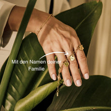 Lade das Bild in den Galerie-Viewer, Gliederarmband mit gravierten Herzanhängern jouelei