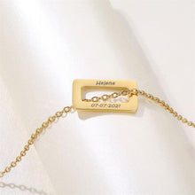 Lade das Bild in den Galerie-Viewer, Gravierte Halskette „Quadro“ mit rechteckigem Anhänger jouelei