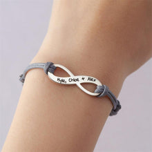 Lade das Bild in den Galerie-Viewer, LOANYA Armband mit personalisiertem Unendlichkeitssymbol Loanya